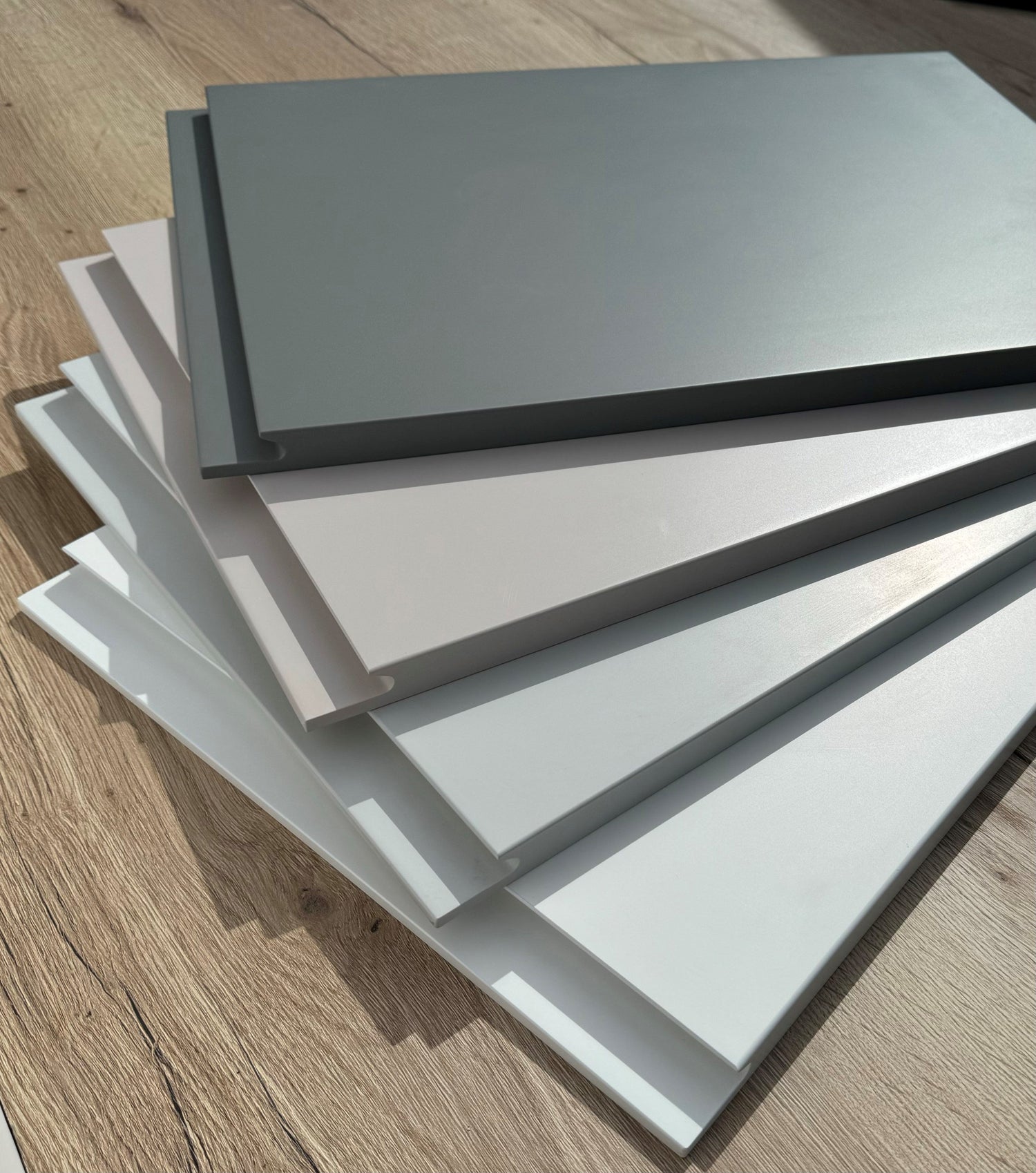 J pull Handleless Kitchen Doors